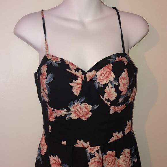 Xhilaration Other - 🌸 Floral long pants romper 🌸